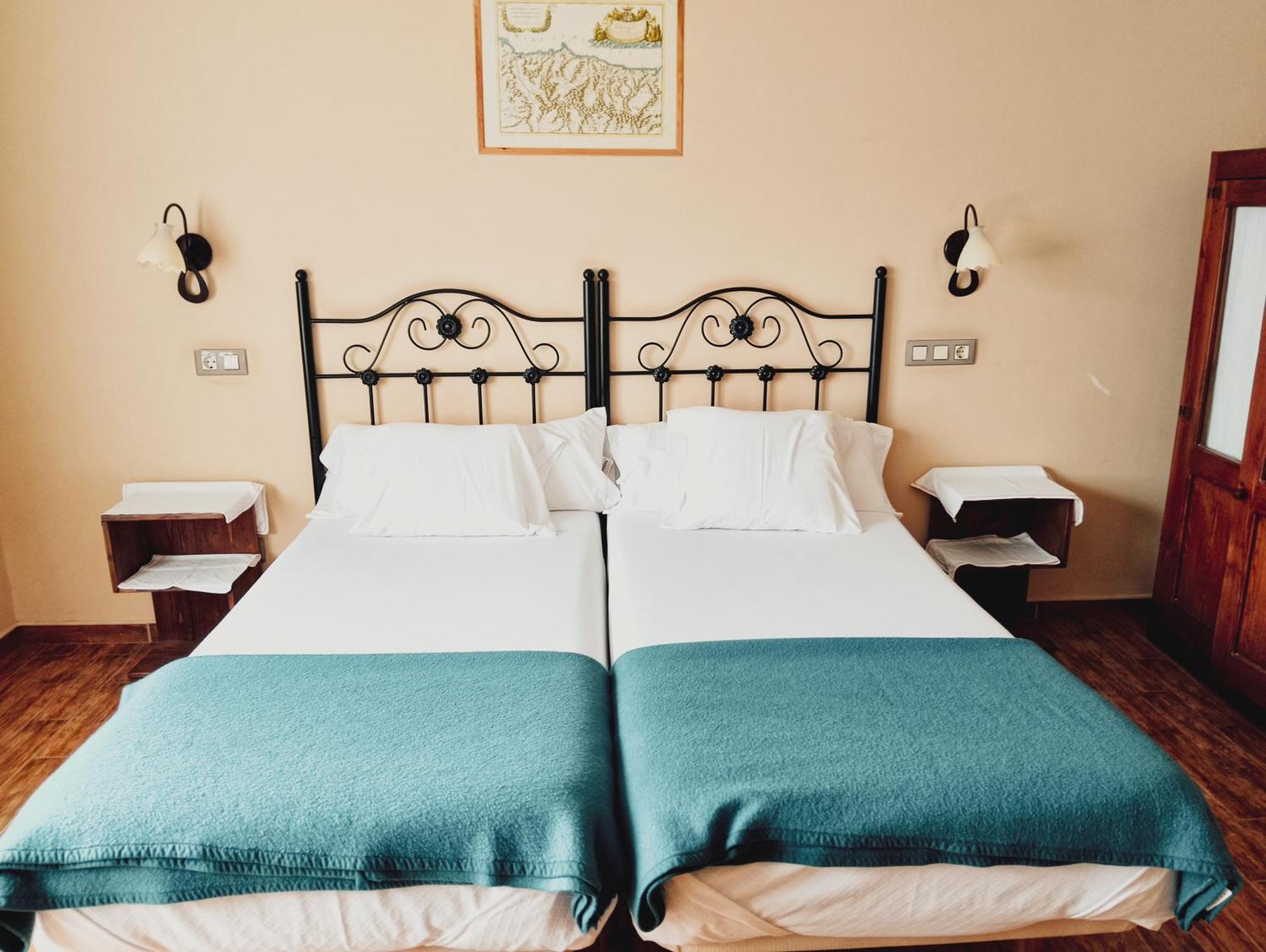 Hotel Vitorio Cudillero Kültér fotó